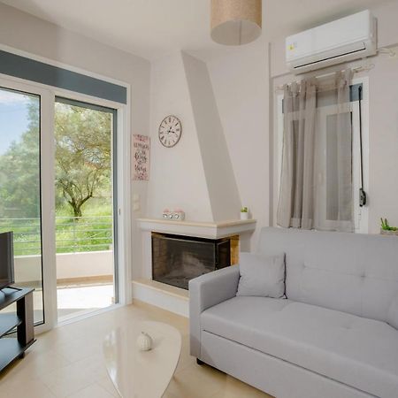 Irida'S Guesthouse Nikiana Ngoại thất bức ảnh